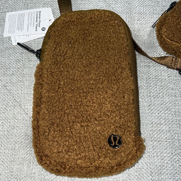 Lululemon Modular Phone Fleece Crossbody Bag Bronze Brown NWT - Picture 5 of 9
